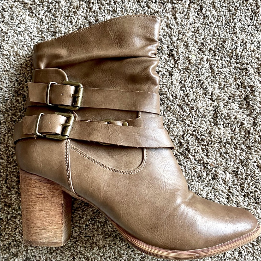 Beautiful Booties, Bucco Brand, Size 8 1/2.